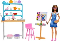 Barbie Wellness Kunst- & Kreativ-Atelier, Barbie-Puppe (ca. 30 cm), über 25 kreative Zubehörteile für Töpfern und Malerei, für Kinder von 3 bis 7 Jahren