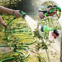Navaris Flexibler Gartenschlauch 10-30m - mit 7 Funktionen Brause und Schnelladaptern - Wasserschlauch flexibel dehnbar mit Textilhülle - Schlauch