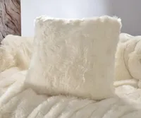 Fellkissen Fellimitat 45 x 45 cm - Kaninchen creme-weiß - Dekokissen Webpelzkissen Fellkissen