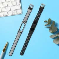 kwmobile 2x Sportarmband kompatibel mit Xiaomi Mi Band 4 Armband - Fitnesstracker Band Set aus TPU Silikon