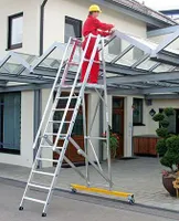 Günzburger Steigtechnik Plattformleiter klappbar und fahrbar 8 Stufen Querrohr B= 1,35 m - 052308