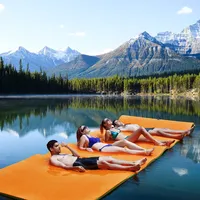 GOPLUS 350 × 183cm Wasserhängematte, Aufrollbare Schwimmmatte für 4-6 Personen, Schwimmende Wassermatte aus XPE-Schaum für Meer, Pool & See, bis 400kg Belastbar (Orange)