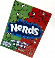 Kyselé cukroví křupavé kuličky Nerds Watermelon & Cherry 46,7g