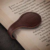 SURAZO Kožená záložka s magnetem - Ručně vyrobená z pravé kůže - 10 cm x 3 cm - Záložka do knihy - Mahagon - Vintage kůže