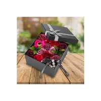 Štvorcový kvetinový box 15 × 15 × 8 cm červený