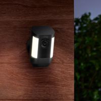 Ring Spotlight Cam Pro Battery - IP-Sicherheitskamera - Outdoor - Kabellos - Decke/Wand - Schwarz - Box