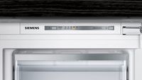 Siemens GI11VADE0 iQ500 Einbau-Gefrierschrank / E / 167 kWh/Jahr / 72 l / lowFrost / freshSense / softClosing Tür / Flachscharnier