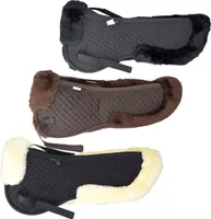 Lammfell Sattelkissen Sattelpad mit Fellrand hinten in beige, braun oder schwarz, Farbe:schwarz
