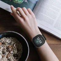 kwmobile 2x Schutzhülle kompatibel mit Fitbit Versa 3 / Sense Hülle - Fullbody Cover Set aus Silikon - Schwarz Transparent