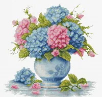 Luca-S Kreuzstich Stickpackung "Vase mit Hortensie", Zählmuster, 26x26cm