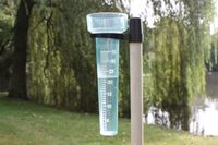 Regenmesser Niederschlagsmesser Sauwettermeßgerät bis 35 L Meßbereich Kunststoff grün