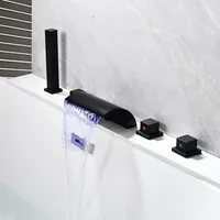 Moderní LED baterie na okraj vany 5 otvorů Vodopádová baterie Sprchová souprava černá