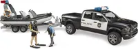 Dodge RAM 2500 Police Pickup s lodí