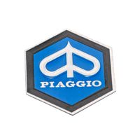 Emblem ' Piaggio ' 6-Eck Kaskade Aluminium, selbstklebend 31x36 mm für Vespa PX T5 etc.