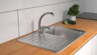 SCHÜTTE Küchenarmatur DIZIANI, 360° schwenkbarer Wasserhahn Küche, Mischbatterie Küche, Spültischarmatur in Chrom
