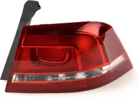 Johns, tylne światło Oprawa tylnego światła dla VW Passat 36 08/2010 -12/2014 zewnętrzna prawa 3AE945096F 3AE945096C