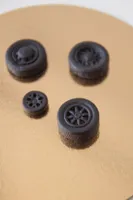 Sweetfanaberia | Dekorácia na tortu PNEUMATIKY NA KOLESÁ VOZIDIEL3D - 4 kusy - jedlá dekorácia na tortu - pre fanúšikov áut