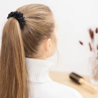Navaris Haar Scrunchies Haargummi Haarband aus Seide - 2-teiliges Scrunchie Set Haarbänder zum Haare binden - Zopfgummi Gummi für Pferdeschwanz