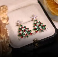 Slavnostní hypoalergenní náušnice ze slitiny zinku 3 x 3,8 cm s kamínky, design vánočního stromku - SPARKICE Multicoloured