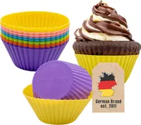 Intirilife 12 Stück wiederverwendbare bunte Silikon Muffinformen Cupcakeformen zum Backen und Herstellen von Desserts und Snacks