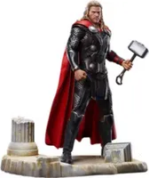 Marvels Avengers - Age of Ultron - Thor steht auf Säulen Ruine