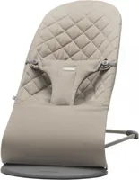 BabyBjörn Babywippe Bliss - Gewebt  Klassische Steppung - Sandgrau - Ergonomisch - einstellbar - faltbar