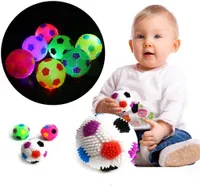 LED blinkende springende Musik Igel Fussball Fussball Fussball Squeeze Kinder Spielzeug Geschenk