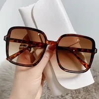 Rechteckige Sonnenbrille für Damen Retro Übergröße Sonnenbrille Damen Herren Groß Brille