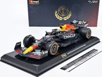 Red Bull F1 RB18 #1 Team Oracle Red Bull Racing M.Verstappen - Bburago 1:24