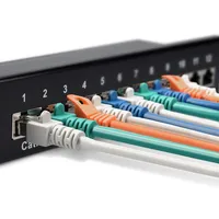 kwmobile 12 Port Patchpanel Cat6 Verteiler - Verteilerfeld Patchfeld Cat 6 Kabel mit Erdungskabel - inkl. Schrauben Dübel für Wandmontage - Schwarz