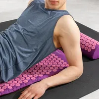 Navaris 2in1 Akupressur Massage Set - Akupressurmatte und Kissen mit Tasche - Akupressur Matte und Kopfkissen - Nadelmatte Violett