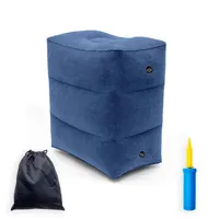 Intirilife Fußstütze Reise Hocker Kissen in Blau - 46 x 28 x 47.5 cm - Fuß Stützkissen Aufblasbar Faltbar mit Tasche und Luftpumpe für Unterwegs 3 Stufen Höhenverstellbar für Flugzeug Zug Auto Zuhause