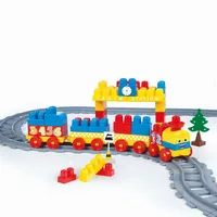 Bauset mit Eisenbahn - 89 Teile
