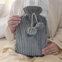 minhgoring Wärmflaschengürtel, 2 in 1 Wärmflaschen Wärmbeutel mit weichem Bezug 1L Bettflasche Flauschig mit Weichem Bezug Weiches Fleece Wärmflasche (dunkelgrau)