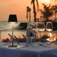 Tischlampe Kabellos, LED Tischleuchte, Dimmbar Touch Akku Tischleuchte Kabellos mit USB Ladestation, Warmweiß Tischlampe, IP54 Wasserdichte, Schwarz