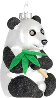 BRUBAKER Pandabär mit Bambus Weihnachtskugel aus Glas - Handbemalt - Panda Christbaumschmuck Lustig - Christbaumkugel - Schwarz Weiß