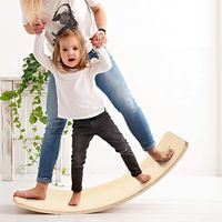 COSTWAY 90 x 30cm Balance Board, Balancierbrett aus Holz, Wackelbrett bis 220kg belastbar, Kurviges Board für Kinder und Erwachsene