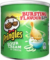 Pringles Sour Cream und Onion mit Sauerrahm und Zwiebelgeschmack 40g