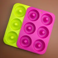 PRECORN 2 Stück Silikon BPA-freie Donut Formen zum Backen in Grün und Rosa – Antihaft Backblech für DIY Donuts uvm. Lebensmittelechte Backform, Hitzebeständig Backzubehör