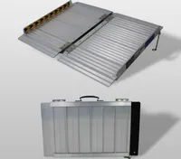 TRUTZHOLM Rollstuhlrampe klappbar 61 cm Traglast 272 kg Alu grau geriffelt Auffahrrampe