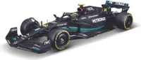 Bburago 1:24 F1 Mercedes AMG W14 E mit Helm, Hardcase #44 Hamilton