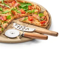 Sada profesionálnych nožov na pizzu, kaverny na krájanie cesta.