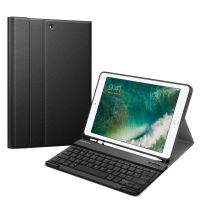 Fintie Tastatur Hülle für iPad 9.7 2018 (6. Generation), Soft TPU Rückseite Gehäuse Keyboard Case mit eingebautem Pencil Halter, magnetisch Abnehmbarer QWERTZ Bluetooth Tastatur, Schwarz