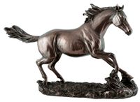 Pferd Figur auf Wiese in Bronzeoptik von Veronese