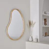 sweeek - Organischer Spiegel aus Tannenholz 95cm - Natur