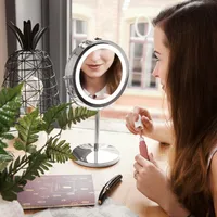 Navaris Kosmetikspiegel mit LED Beleuchtung - Spiegel mit 5fach Vergrößerung Make Up Standspiegel - Schminkspiegel beleuchtet 360° drehbar in Silber