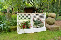 KHW Pflanzkasten 100 cm mit Zentralspalier, 100 x 43 x H 140 cm, hochwertiger Kunststoff, stabil, UV-/wetterbeständig, Farbe: Weiß, Lieferung 2er Set.