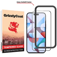 GrizzlyCoat Easy Fit  Apple iPhone 15 Pro Max Panzerglas Gehärtetes Glas Displayschutz - Hüllenfreundlich + Applikator - Schwarz
