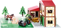 SIKU World 5609 Stajňa s koňmi a traktorom SIKU SK-5609