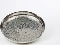 Tablett rund, gehämmert, Mittel Höhe 4,0 cm Durchmesser 46,0 cm Gewicht 1,10 KG Aluminium vernickelt